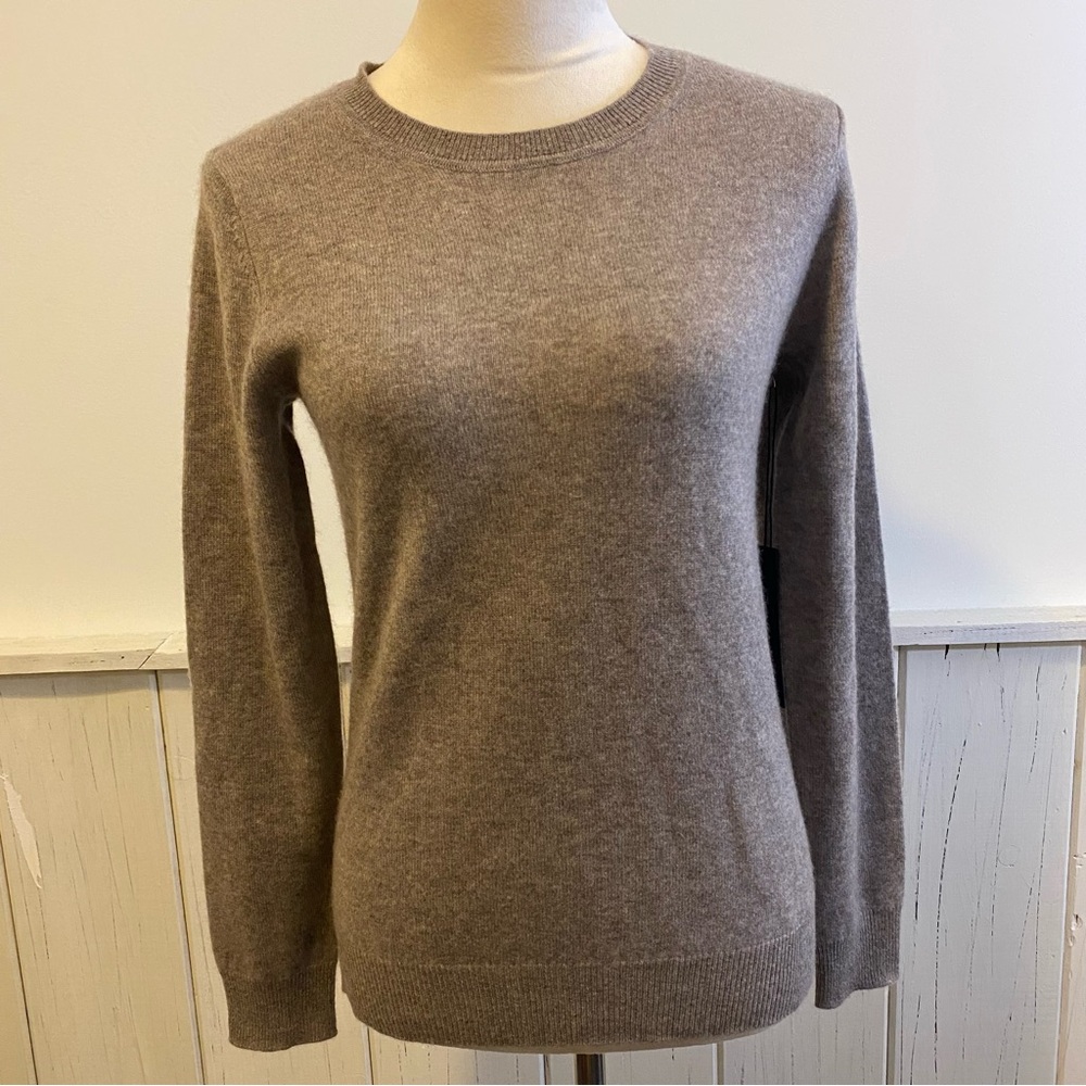 NWT Tahari Small Gray Cashmere Sweater